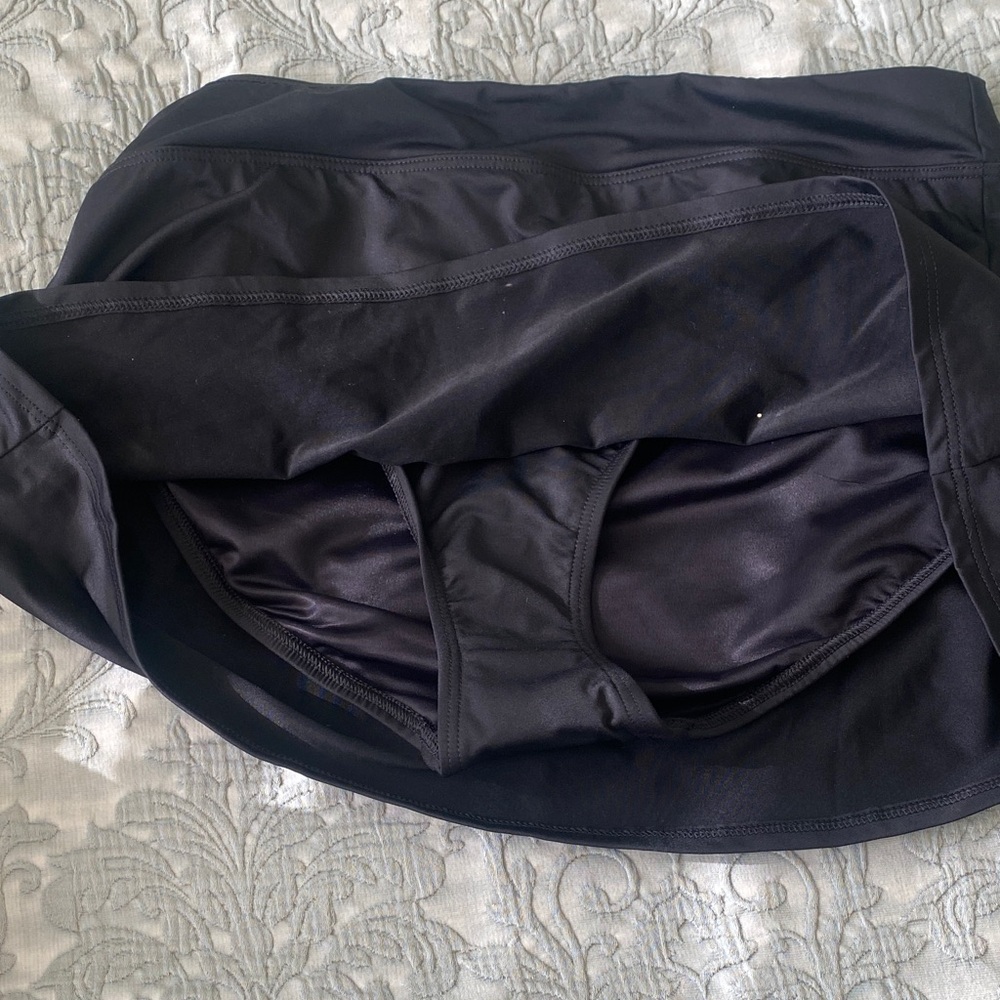Lands' End Women's Black Swim Skirt - Picture 6 of 6
